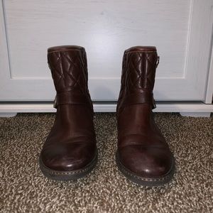 Arturo Chiang Quilted Leather booties